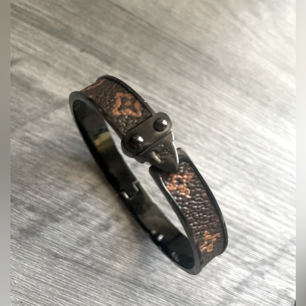 LV Bracelet